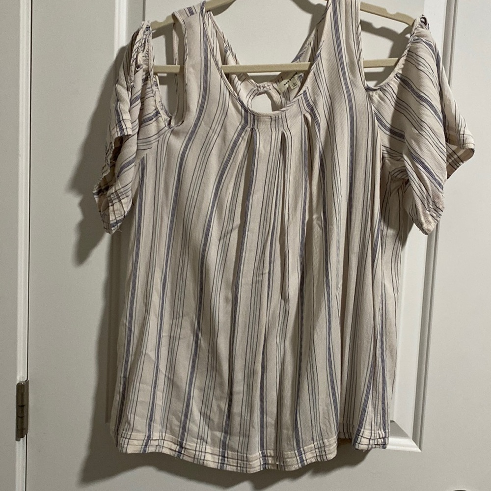 Max Studio Peekaboo top